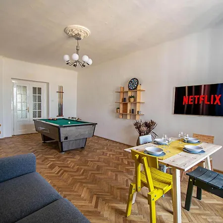 Super Billiard And Darts Big Apartament Praga