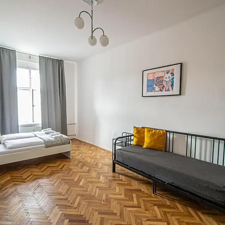 Super Billiard And Darts Big Apartament *