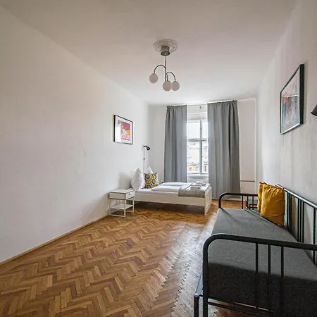 Super Billiard And Darts Big Apartament *