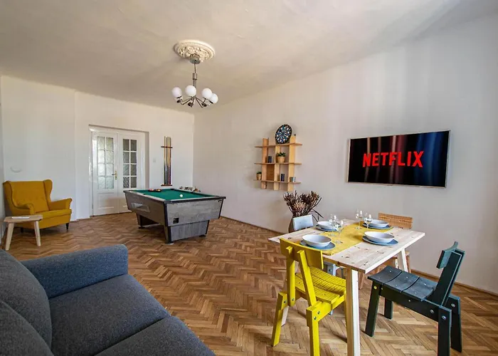 Super Billiard And Darts Big Appartement Prague
