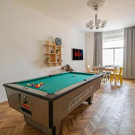 Apartment Super Billiard And Darts Big Prague