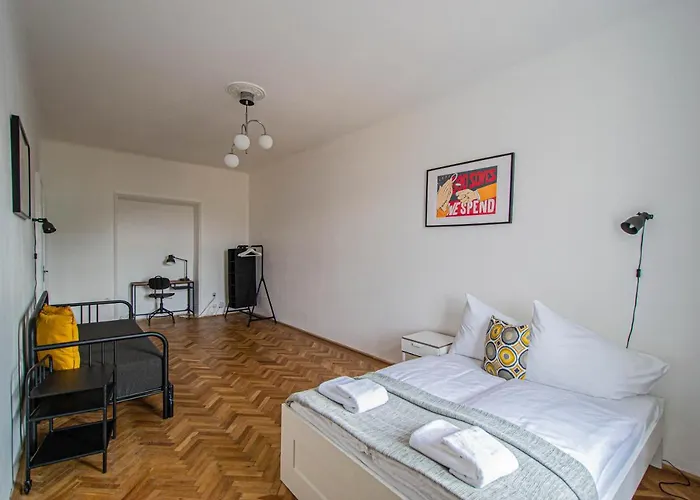 Super Billiard And Darts Big Apartament *