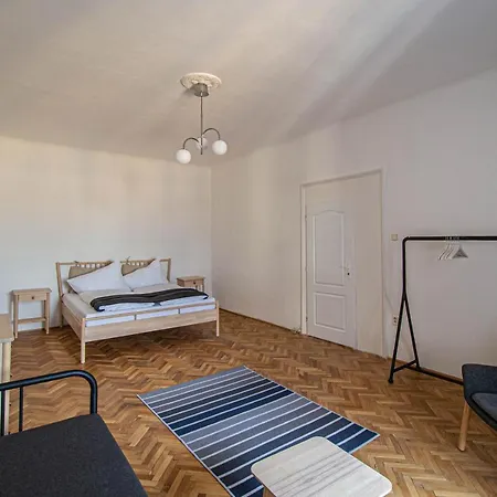 Super Billiard And Darts Big Appartement Prague